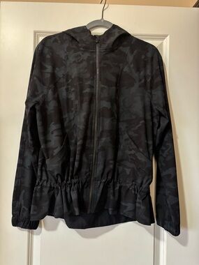Lululemon athletica Black Camo Hooded Zip rain Jacket